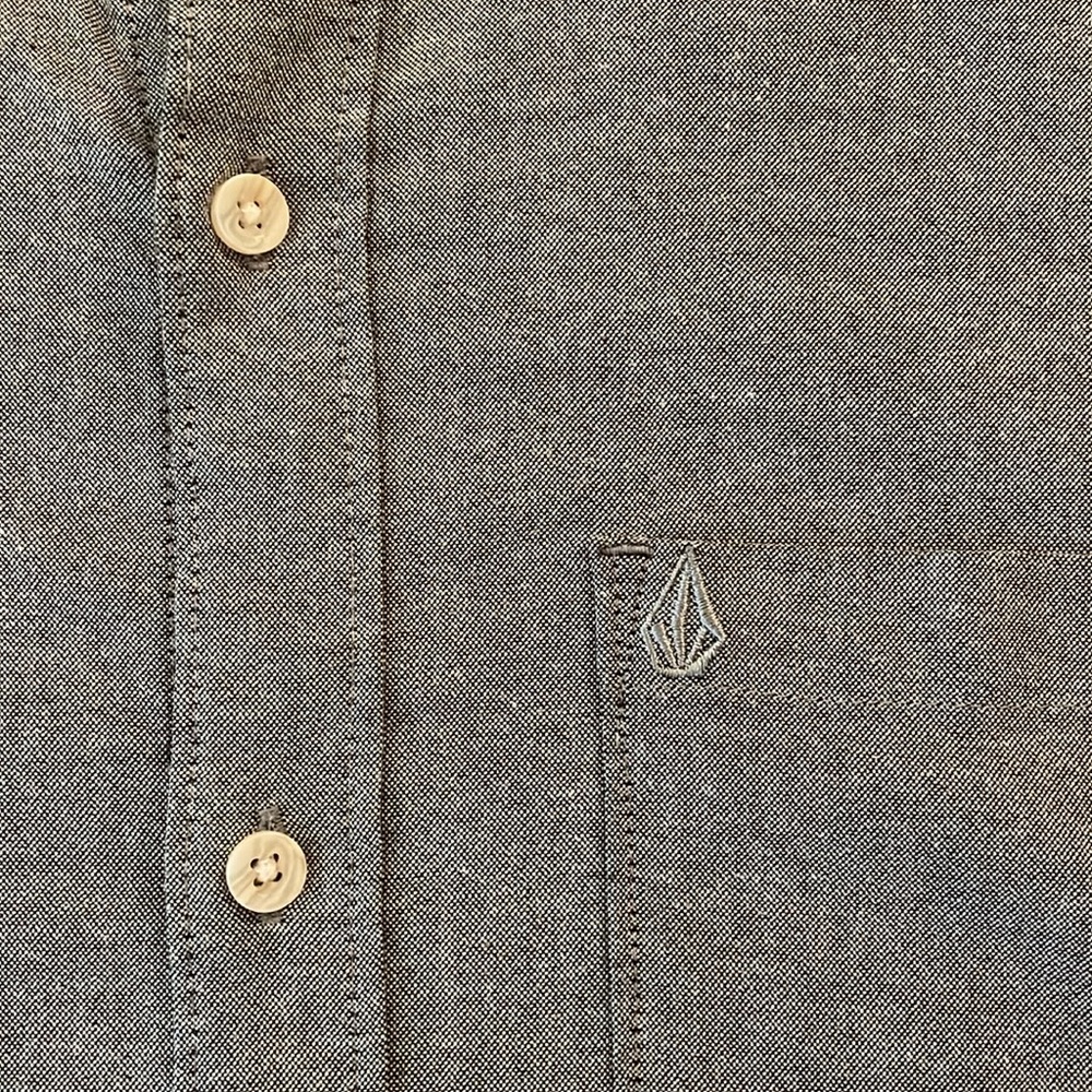 Volcom Modern Fit Button-Up - Picture 2 of 10